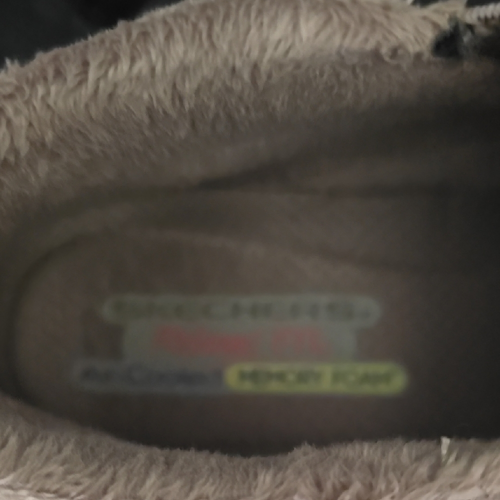 New Skechers Relaxed Fit Tan Suede Shoes - Picture 4 of 7